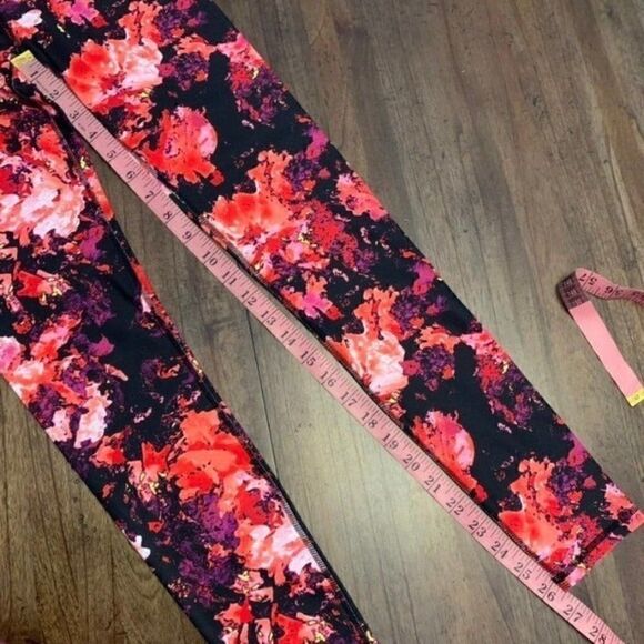Fabletics (0/2) Full Length Leggings - Picture 7 of 7